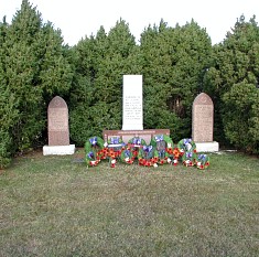 2015
												11 11 Monument Corners, Lindsay (58a).JPG